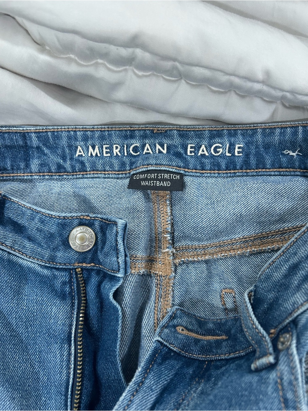 American Eagle Outfitters Mom jeans